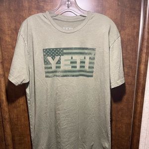 Yeti Flag Mens Shirt size Large